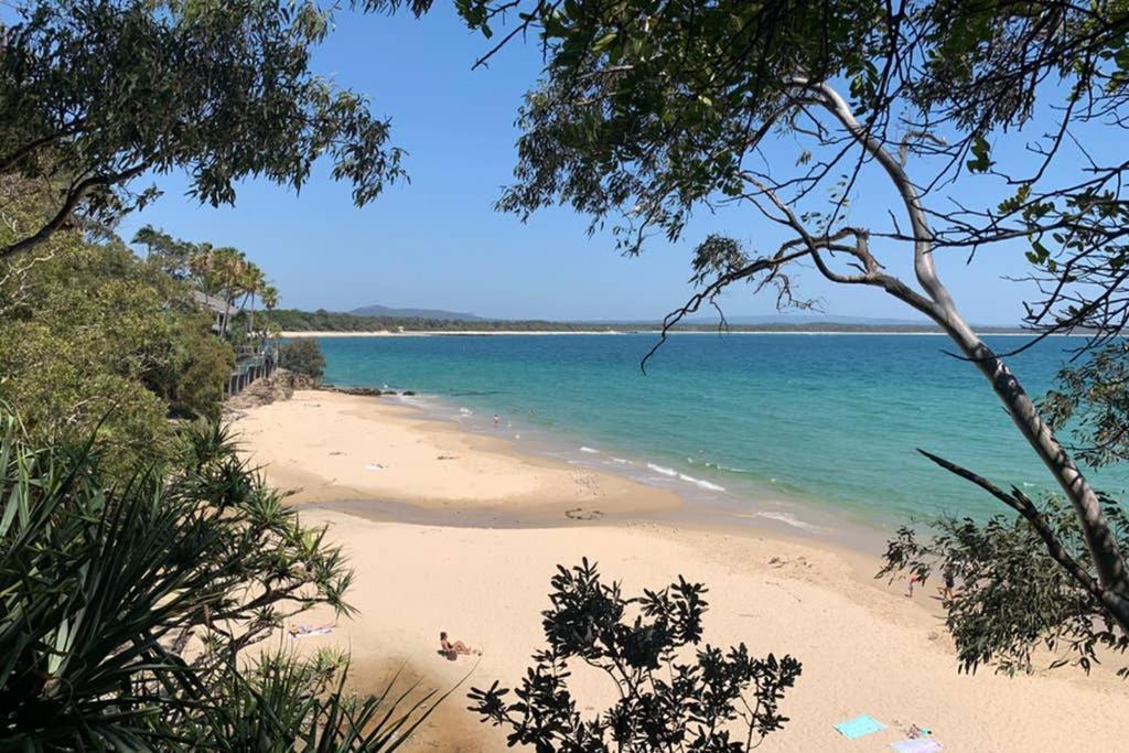 2 Bedroom Renovated Townhouse, Walk To Noosa River Noosaville Exterior foto