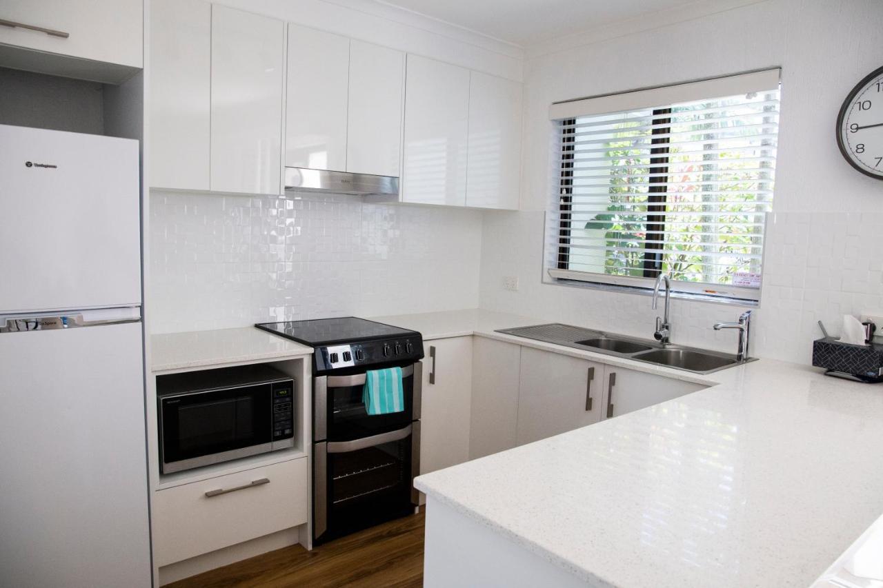 2 Bedroom Renovated Townhouse, Walk To Noosa River Noosaville Exterior foto