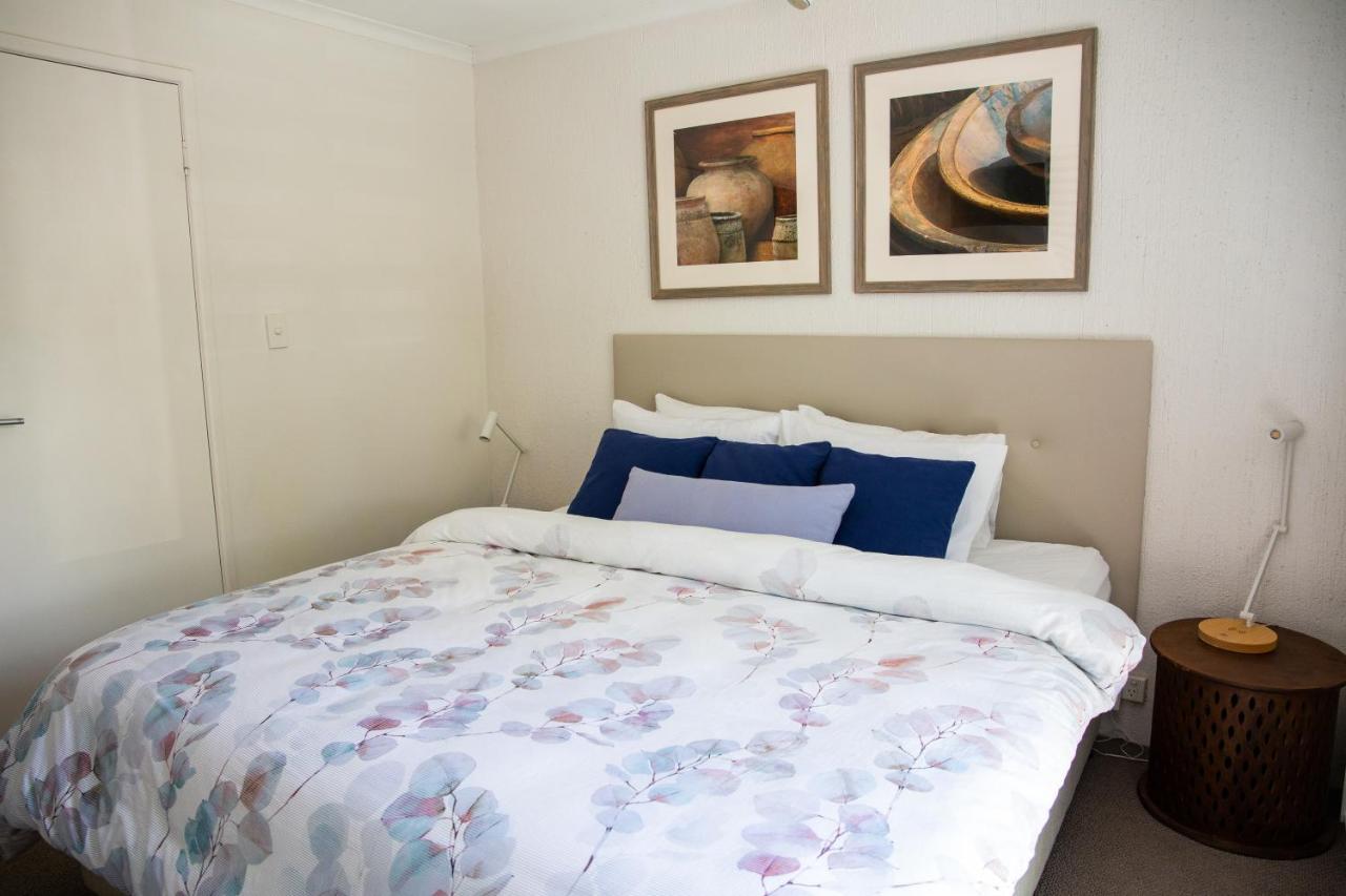2 Bedroom Renovated Townhouse, Walk To Noosa River Noosaville Exterior foto